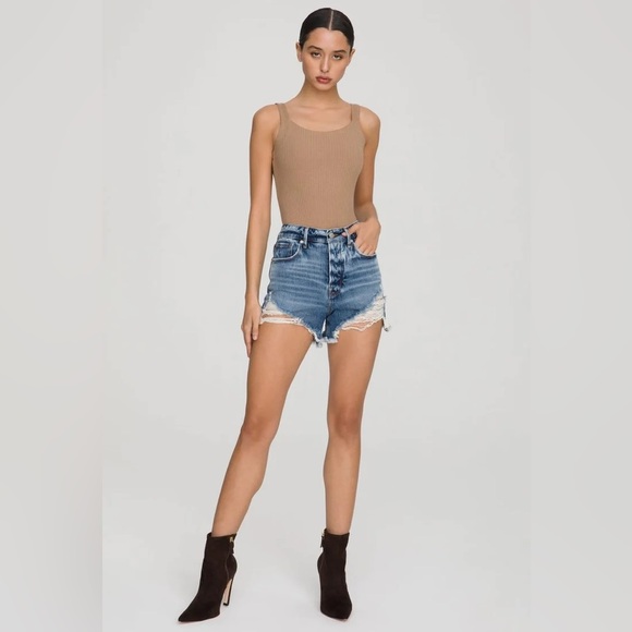 Good American Bombshell Cutoff Denim Shorts in Blue646 Plus Size 26 - Picture 4 of 8